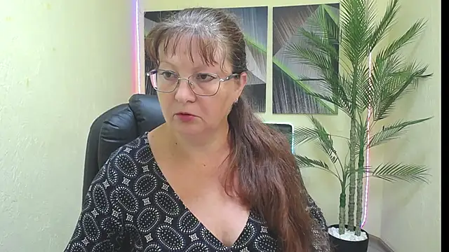 Snapshot of VanessaHotts chatting on 07/10/26, 05:01 VanessaHotts online show from 07/10/26, 05:01