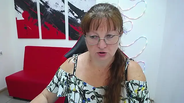 Snapshot of VanessaHotts chatting on 07/15/26, 05:02 VanessaHotts online show from 07/15/26, 05:02