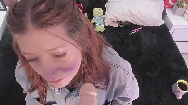 JulietaAlves online show from 01/04/25, 10:38