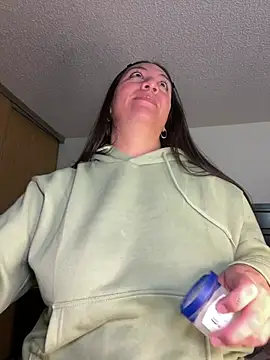 Snapshot of BustiBunny69 chatting on 03/18/26, 02:37 BustiBunny69 online show from 03/18/26, 02:37