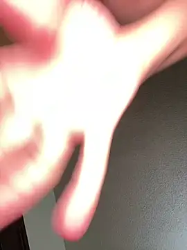 Snapshot of BustiBunny69 chatting on 04/15/26, 01:12 BustiBunny69 online show from 04/15/26, 01:12