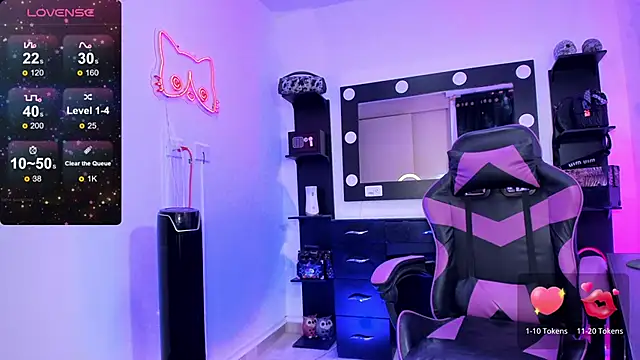 Snapshot of miss_kitty chatting on 11/29/25, 12:24 miss kitty online show from 11/29/25, 12:24