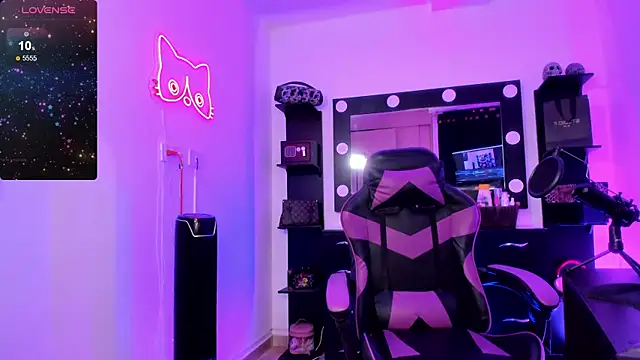 Snapshot of miss_kitty chatting on 03/07/26, 12:40 miss kitty online show from 03/07/26, 12:40