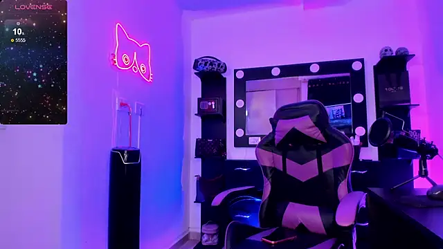 Snapshot of miss_kitty chatting on 03/31/26, 12:34 miss kitty online show from 03/31/26, 12:34