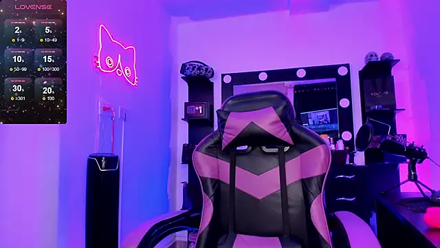 Snapshot of miss_kitty chatting on 04/01/26, 12:22 miss kitty online show from 04/01/26, 12:22