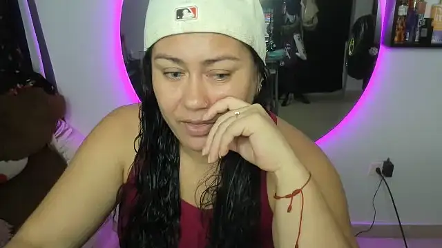 Snapshot of AliceFox_Milf chatting on 04/11/26, 09:52 AliceFox Milf online show from 04/11/26, 09:52