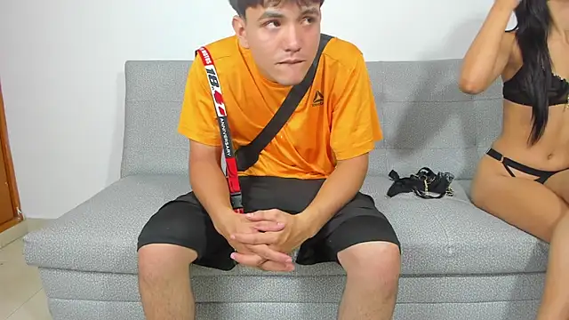 Snapshot of reactive_sex chatting on 11/20/25, 01:17 reactive sex online show from 11/20/25, 01:17