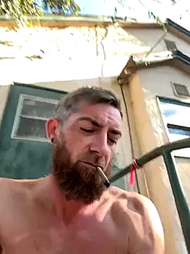 Snapshot of mandjpuff2 chatting on 10/08/25, 03:53 mandjpuff2 online show from 10/08/25, 03:53