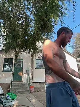 Snapshot of mandjpuff2 chatting on 10/17/25, 09:17 mandjpuff2 online show from 10/17/25, 09:17