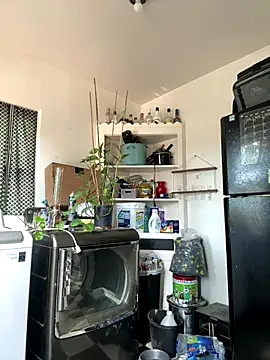 Snapshot of mandjpuff2 chatting on 10/22/25, 08:19 mandjpuff2 online show from 10/22/25, 08:19