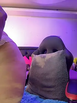 lonely shewolf online show from 10/07/25, 06:16