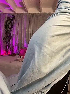 lonely shewolf online show from 04/10/26, 03:39