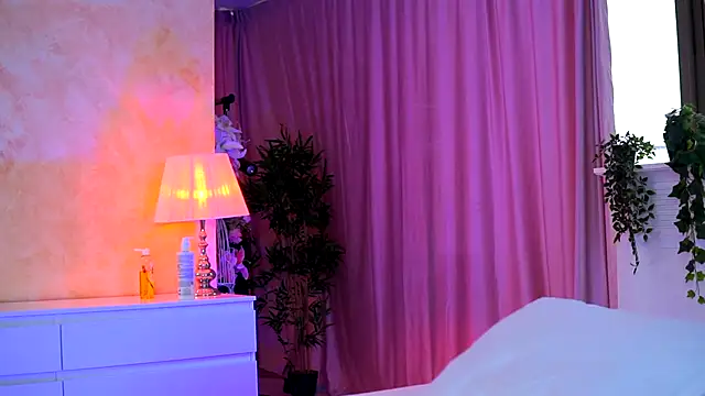 ArtTeasee online show from 11/27/25, 09:11