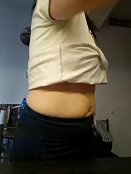 Snapshot of milflovelyxxx chatting on 05/31/26, 01:29 milflovelyxxx online show from 05/31/26, 01:29