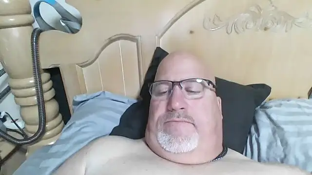 Bigbear0563 online show from 10/31/25, 07:31