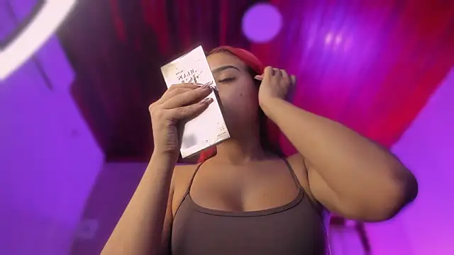 Snapshot of Emmily_Savage chatting on 03/13/26, 11:50 Emmily Savage online show from 03/13/26, 11:50