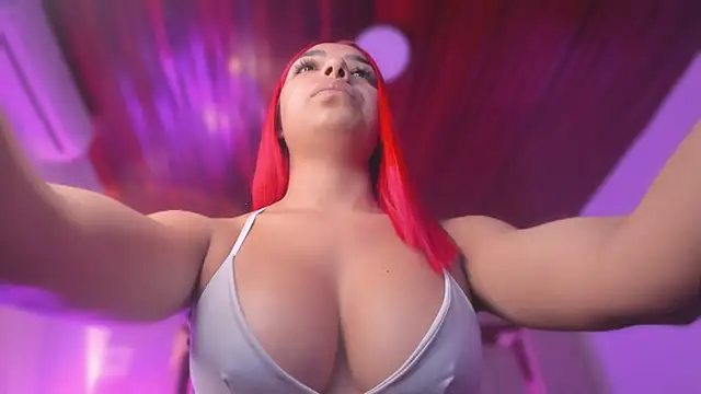 Snapshot of Emmily_Savage chatting on 04/13/26, 11:48 Emmily Savage online show from 04/13/26, 11:48