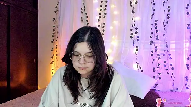 Mey moon online show from 12/11/24, 11:21