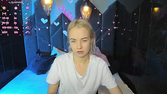 StephanieSweety online show from 02/14/25, 02:02