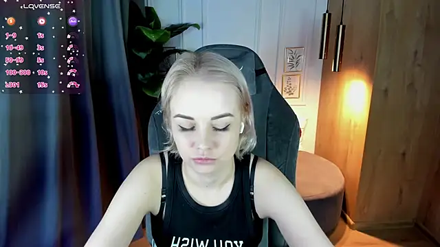 StephanieSweety online show from 03/07/25, 12:12