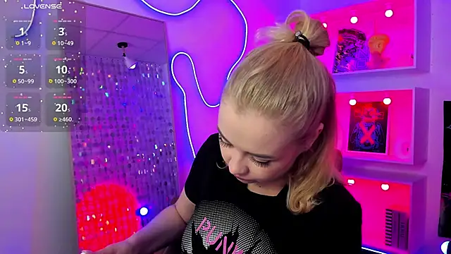 Snapshot of StephanieSweety chatting on 03/22/26, 05:38 StephanieSweety online show from 03/22/26, 05:38