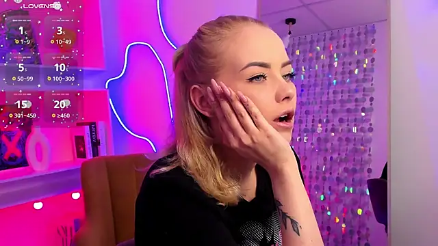 Snapshot of StephanieSweety chatting on 04/24/26, 07:05 StephanieSweety online show from 04/24/26, 07:05