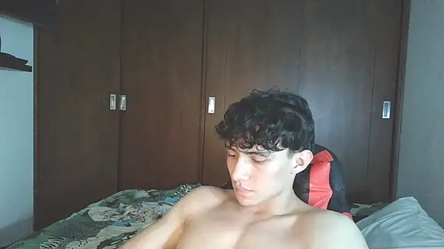 aresholland online show from 10/12/25, 02:43