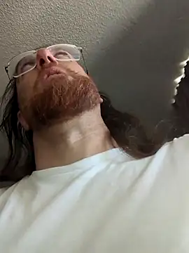 Snapshot of Geeznuts19 chatting on 02/12/26, 05:08 Geeznuts19 online show from 02/12/26, 05:08