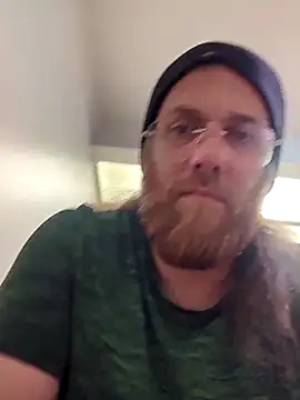 Snapshot of Geeznuts19 chatting on 03/21/26, 06:29 Geeznuts19 online show from 03/21/26, 06:29