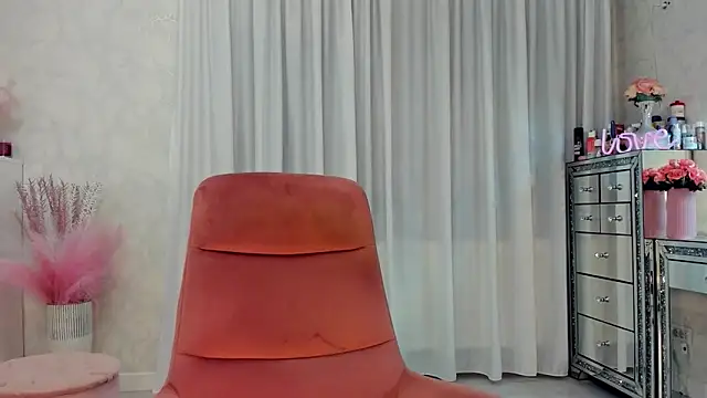 Snapshot of SeductiveButterfly chatting on 03/20/26, 11:31 SeductiveButterfly online show from 03/20/26, 11:31