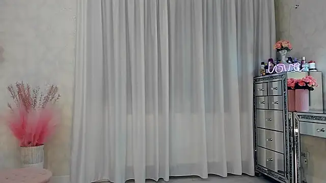 Snapshot of SeductiveButterfly chatting on 04/29/26, 09:21 SeductiveButterfly online show from 04/29/26, 09:21