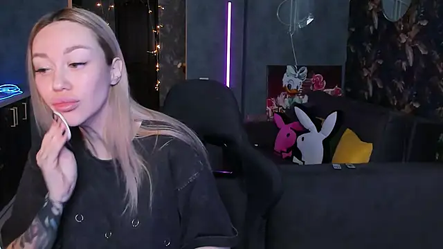 Blckmirrorr online show from 12/21/25, 09:27