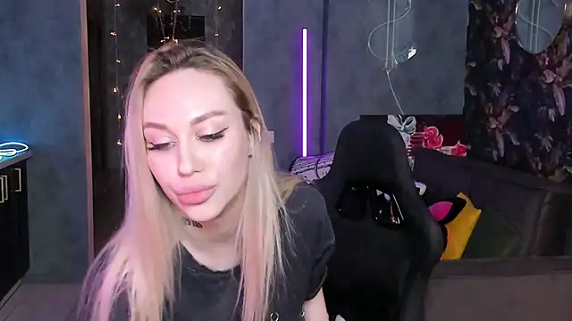 Snapshot of Blckmirrorr chatting on 03/22/26, 02:31 Blckmirrorr online show from 03/22/26, 02:31