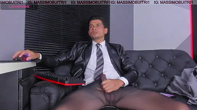 Snapshot of massimo_g chatting on 04/18/26, 12:58 massimo g online show from 04/18/26, 12:58