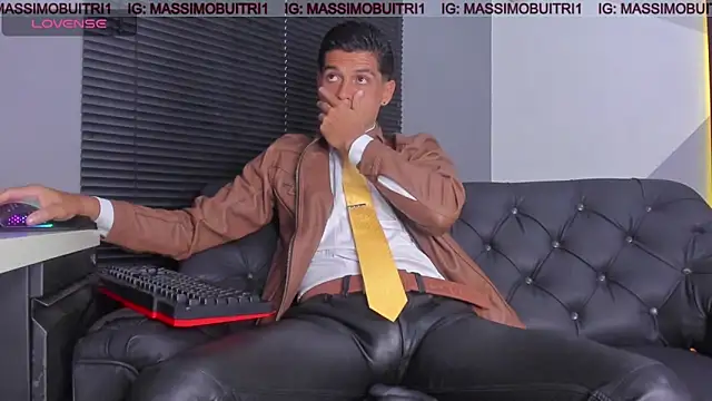 Snapshot of massimo_g chatting on 04/28/26, 10:59 massimo g online show from 04/28/26, 10:59