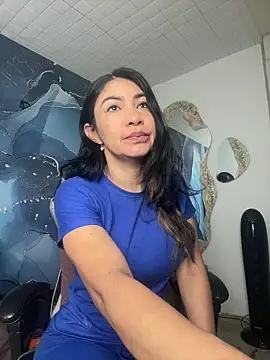 Snapshot of luzcastillo07 chatting on 05/25/26, 02:17 luzcastillo07 online show from 05/25/26, 02:17