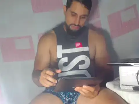 Snapshot of sebasx412 chatting on 02/05/25, 07:31 sebasx412 online show from 02/05/25, 07:31