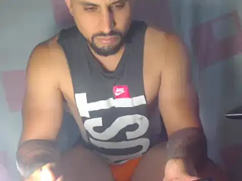 Snapshot of sebasx412 chatting on 02/19/25, 07:38 sebasx412 online show from 02/19/25, 07:38