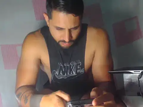 Snapshot of sebasx412 chatting on 02/26/25, 03:21 sebasx412 online show from 02/26/25, 03:21