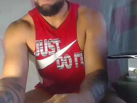 Snapshot of sebasx412 chatting on 12/17/25, 08:48 sebasx412 online show from 12/17/25, 08:48