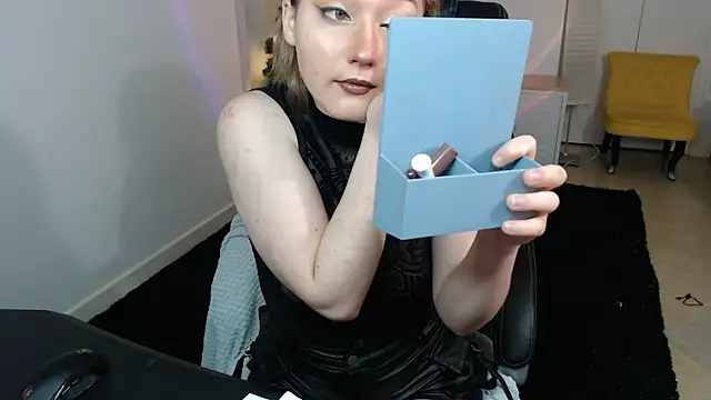 Crystal-dreamt online show from 12/03/25, 10:02