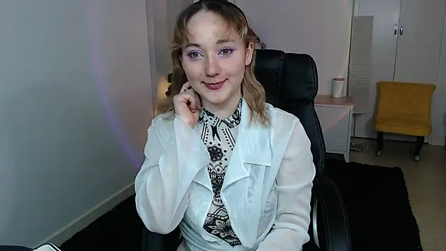 Crystal-dreamt online show from 12/14/25, 09:25