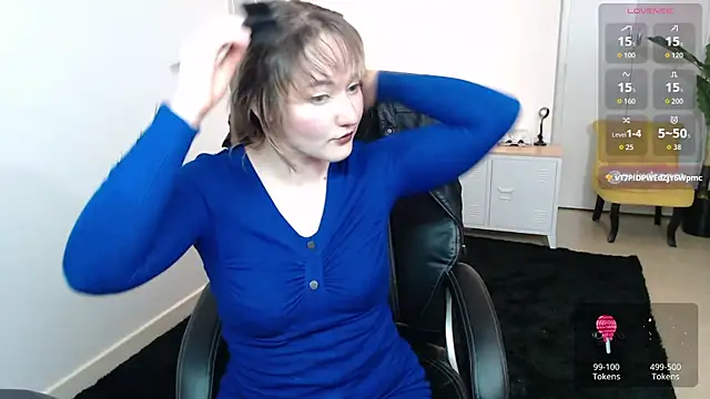 Crystal-dreamt online show from 04/13/26, 03:28