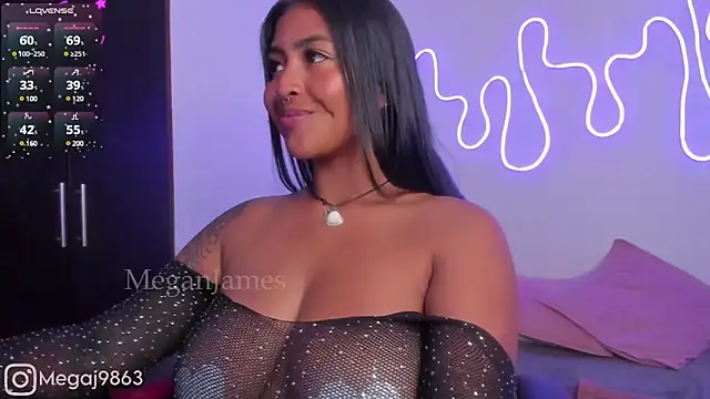 meganjames1 online show from 01/21/25, 03:54