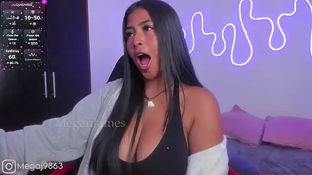 meganjames1 online show from 01/24/25, 04:39