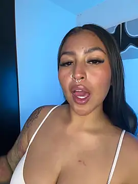 Snapshot of meganjames1 chatting on 04/09/26, 12:10 meganjames1 online show from 04/09/26, 12:10
