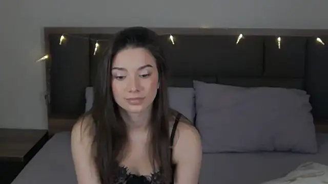 sinthiaroze online show from 03/07/25, 04:11