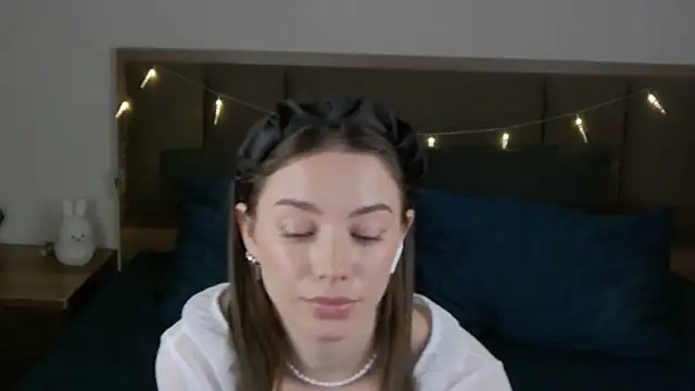 sinthiaroze online show from 03/21/25, 05:56