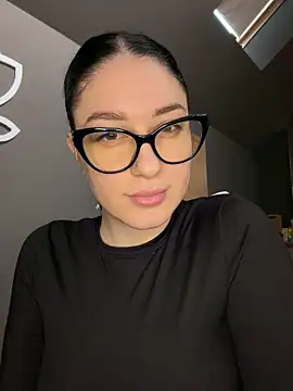 moniqque online show from 11/12/25, 06:58