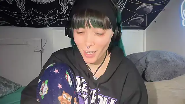 Snapshot of FRRANNKIE chatting on 12/23/24, 05:54 FRRANNKIE online show from 12/23/24, 05:54